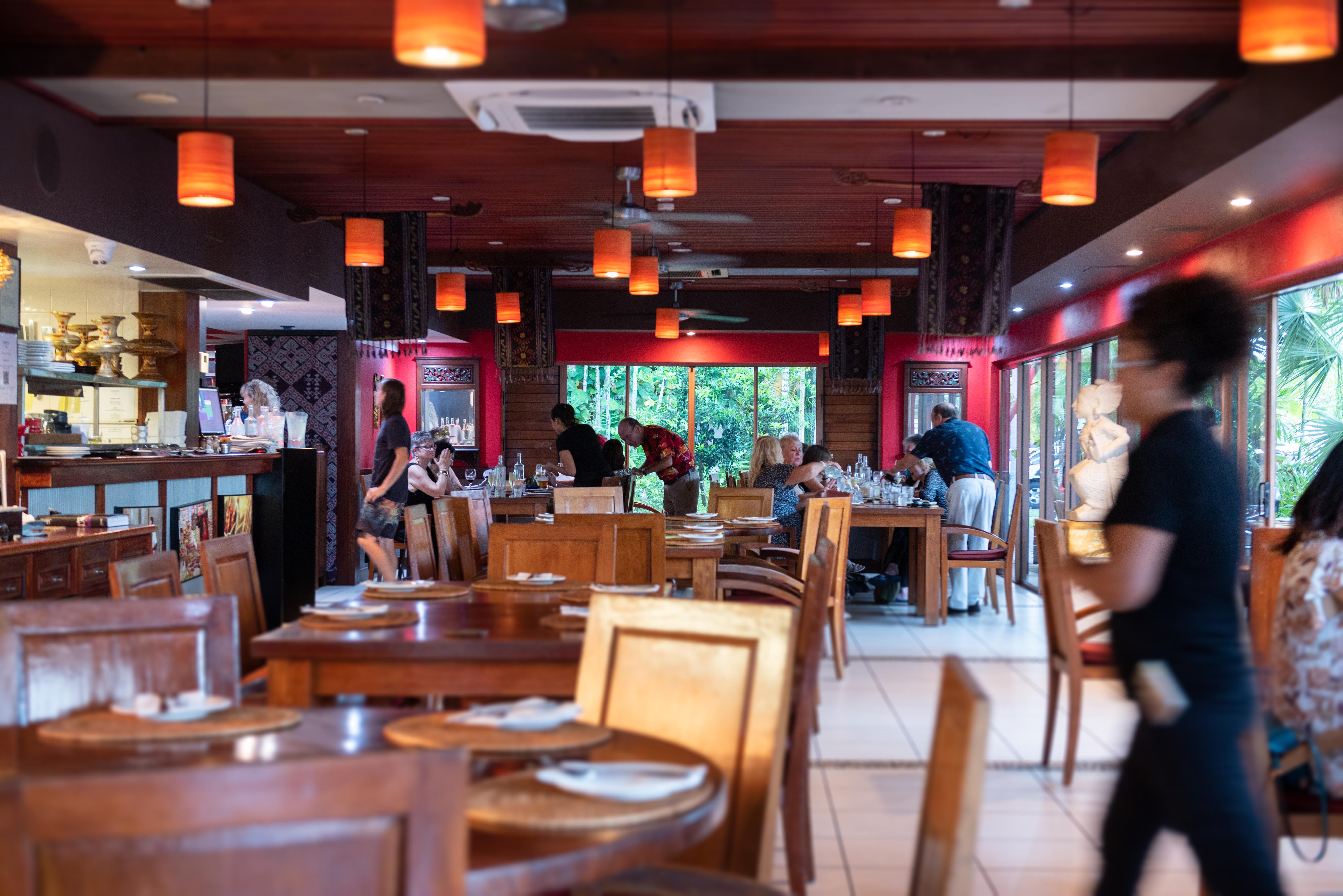 Bay Village Tropical Retreat & Apartments Кэрнс Экстерьер фото