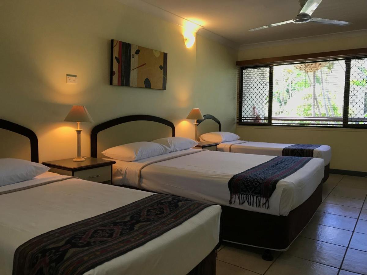 Bay Village Tropical Retreat & Apartments Кэрнс Экстерьер фото